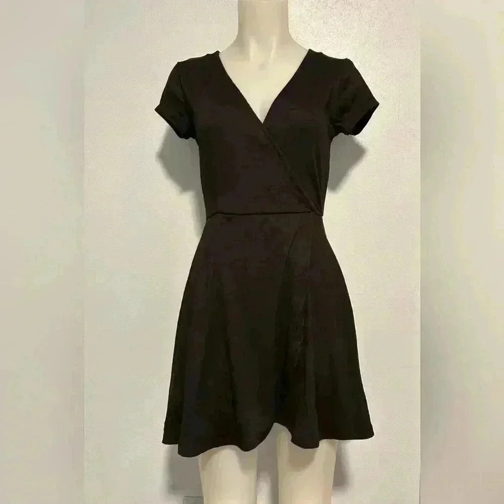 NWT, Rue 21 little black dress, women’s sz M, elastic waistband, sleek, sexy